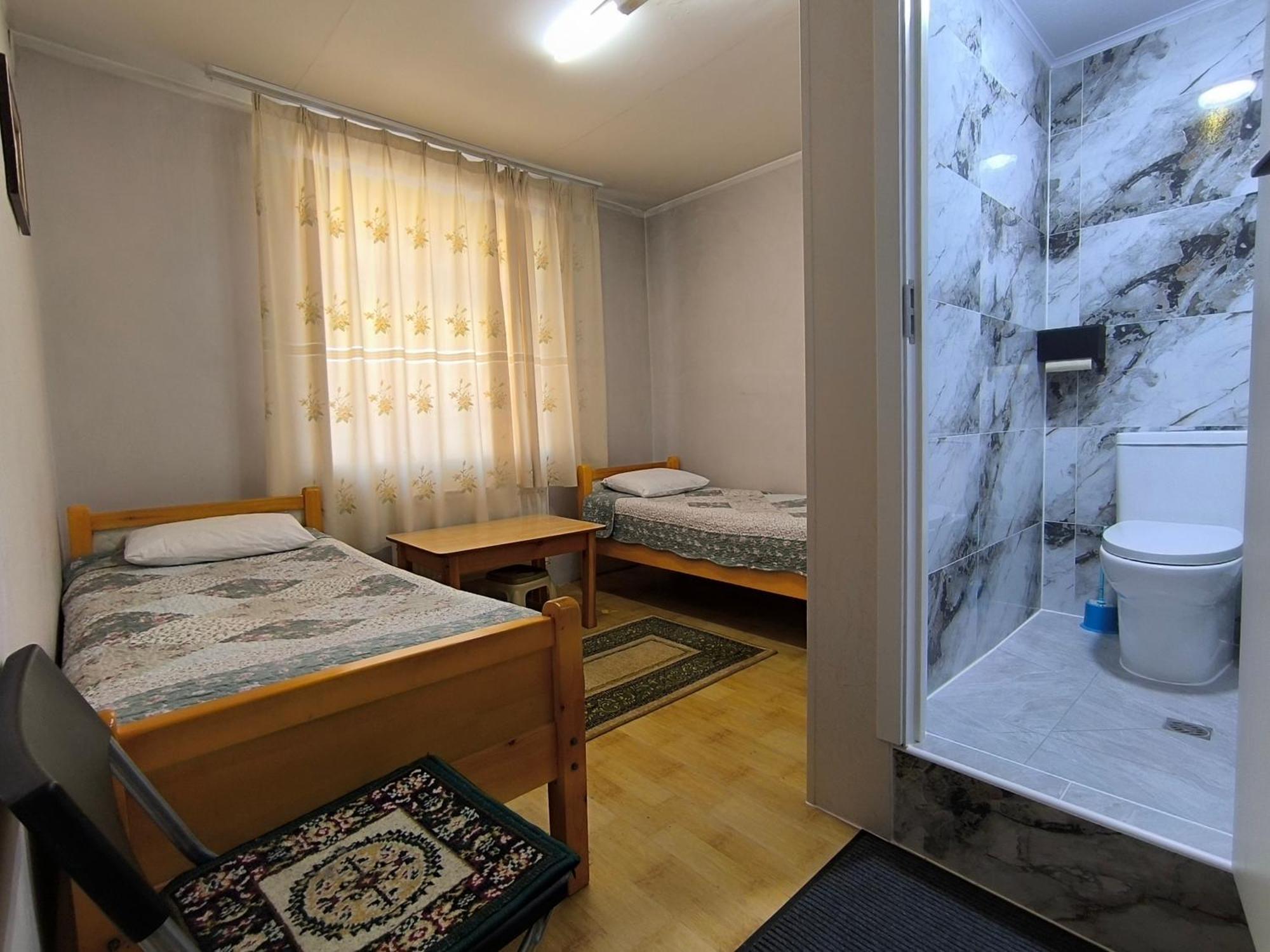אולן בטור Town Yard Hostel מראה חיצוני תמונה